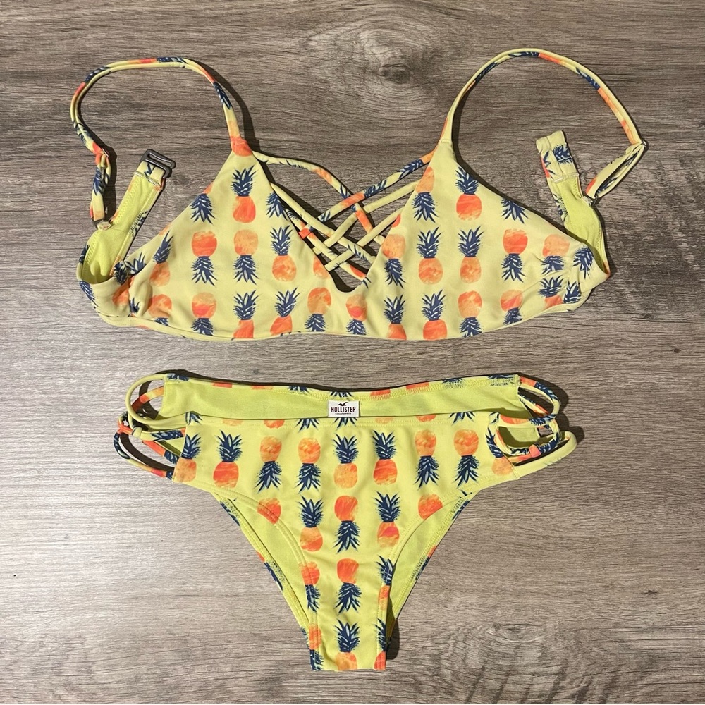 Hollister bikini size small